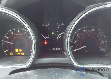 2010 Toyota Highlander Base V6 z USA, uszkodzony, nr VIN 5TDZK3EH2AS018936